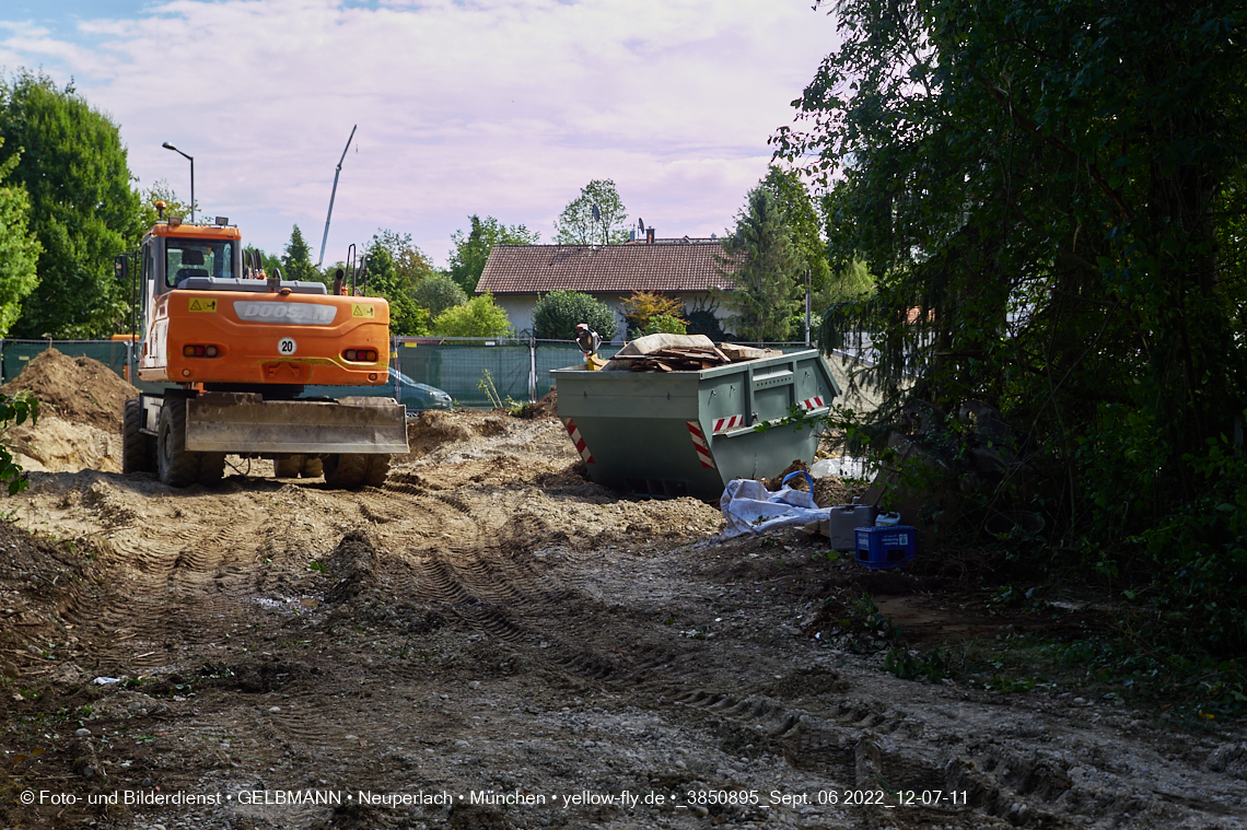 06.09.2022 - Baustelle an der Niederalmstraße 16 und Hugo-Lang-Bogen 13 in Neuperlach-Trudering